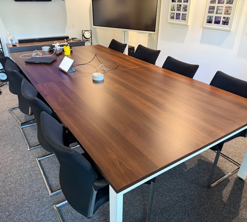 8 x Black Cantilever Meeting / Boardroom Chairs